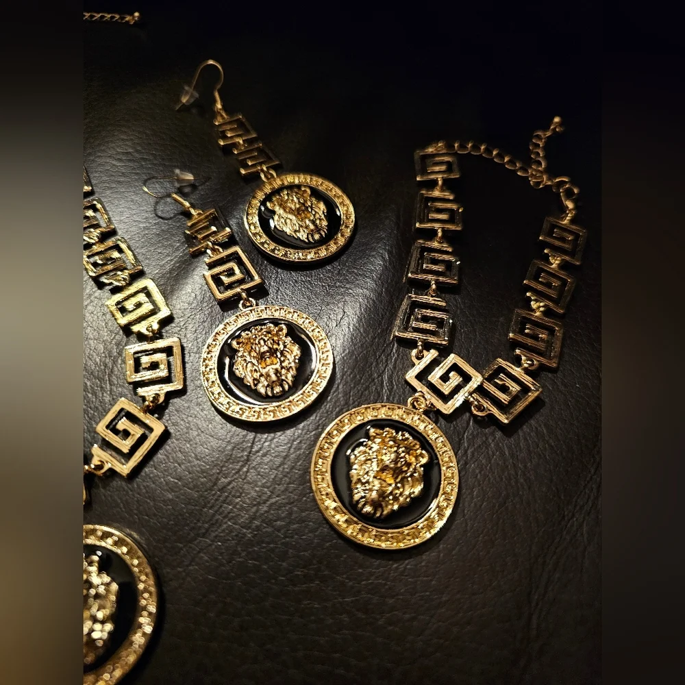 Lion Head: Bracelet, Necklace, Earrings Set NEW - Picture 4 of 8